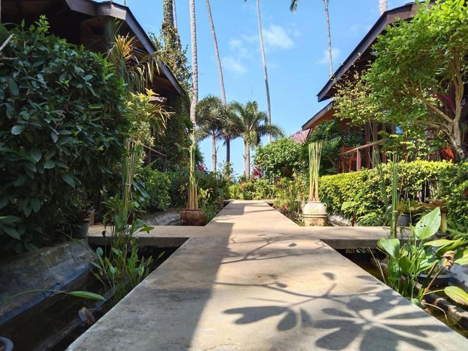Lipa Bay Resort Lipanoj Kültér fotó