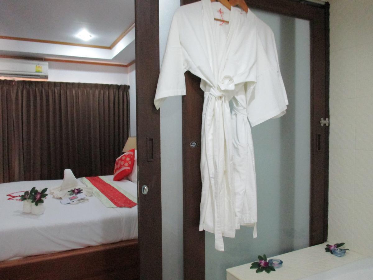 Lipa Bay Resort Lipanoj Kültér fotó