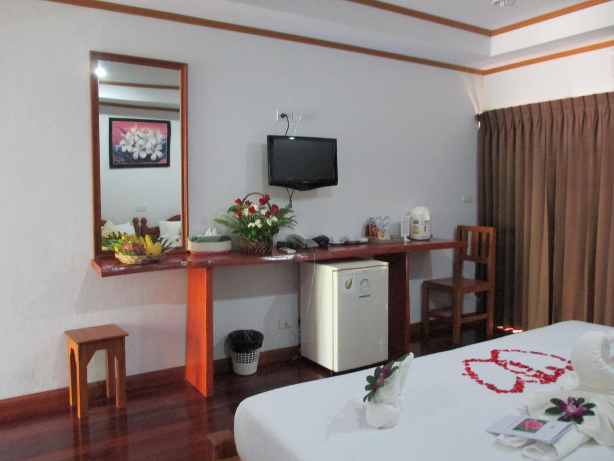 Lipa Bay Resort Lipanoj Kültér fotó